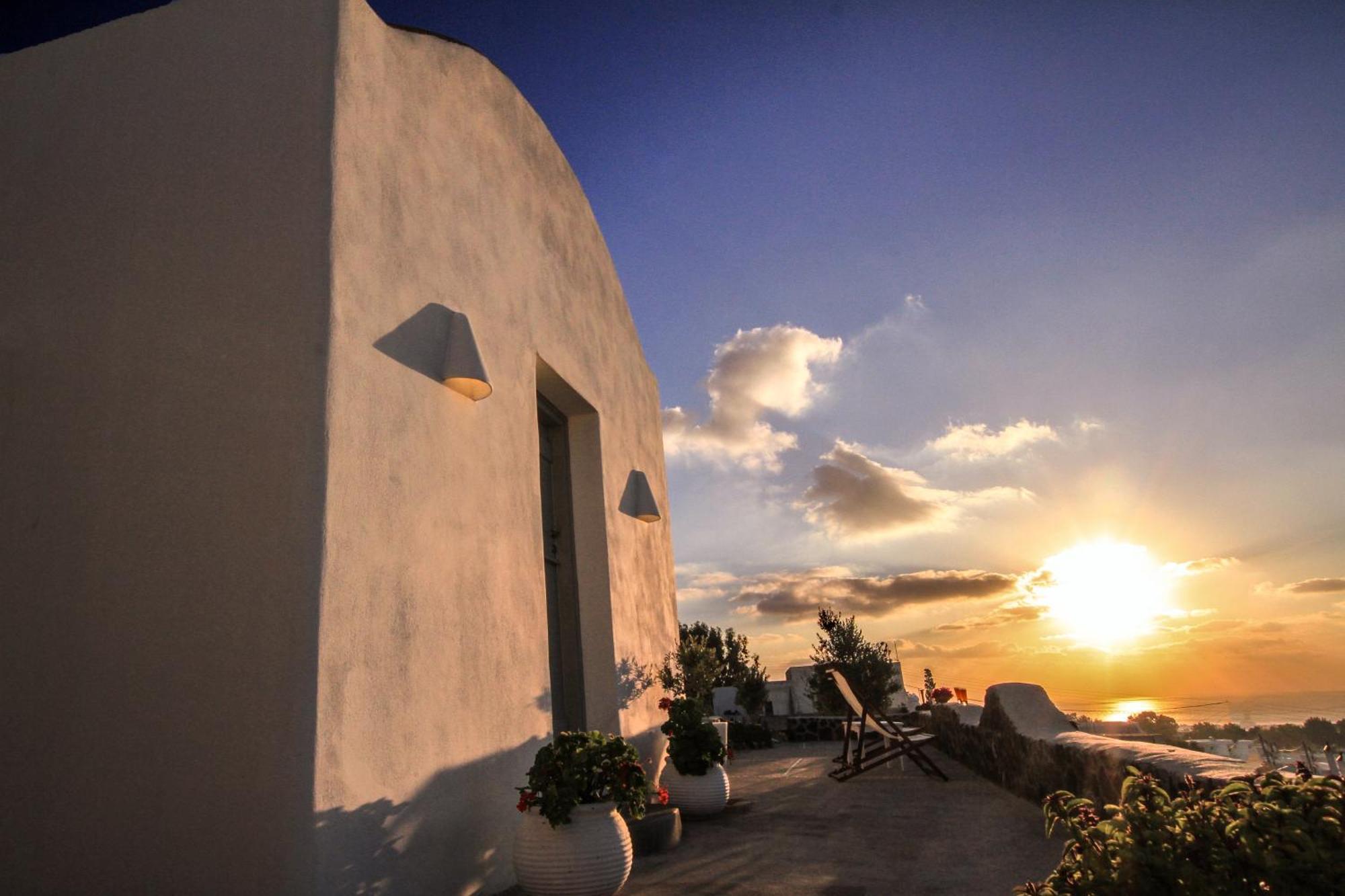 Shades Of White Villas Emporio  ภายนอก รูปภาพ