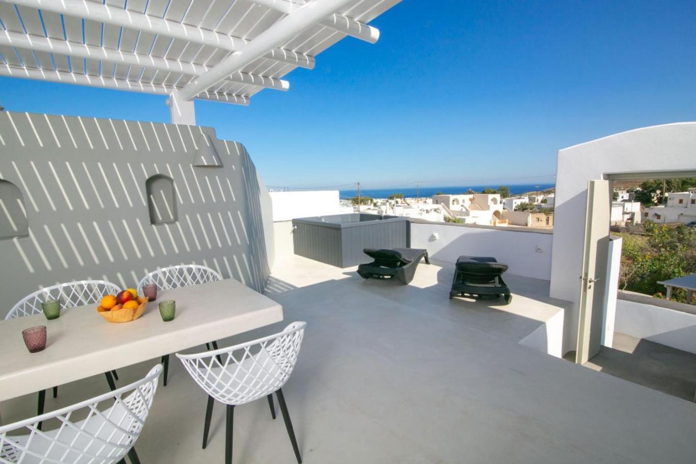 Shades Of White Villas Emporio  ภายนอก รูปภาพ