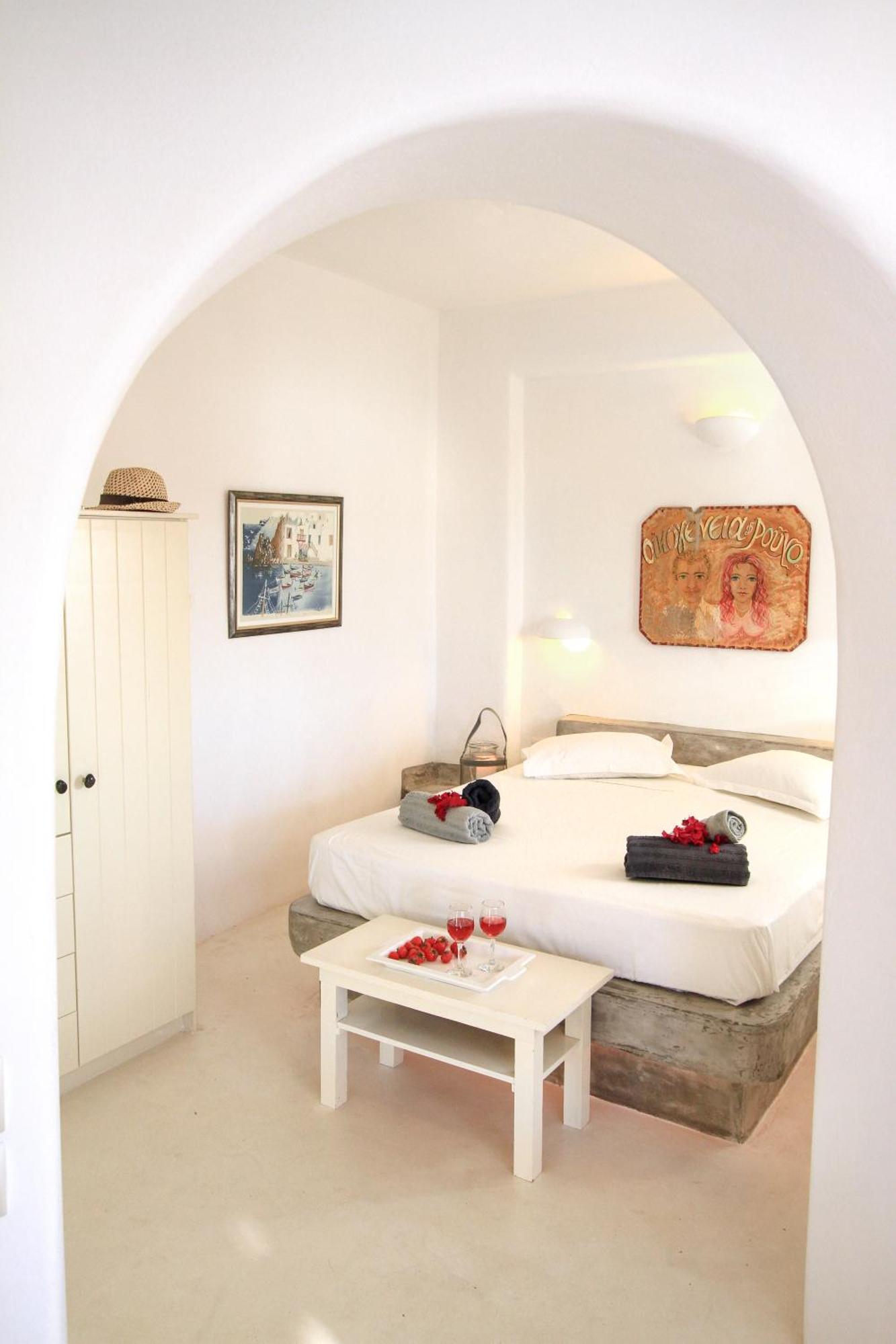 Shades Of White Villas Emporio  ภายนอก รูปภาพ