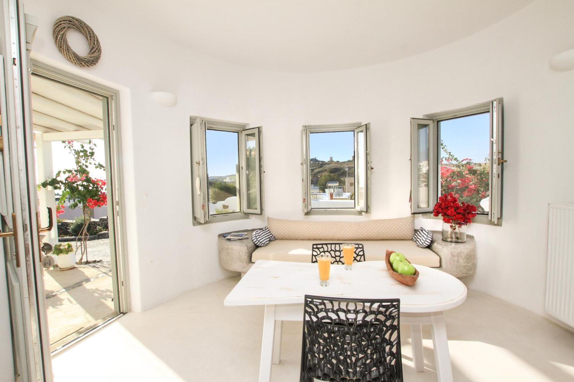 Shades Of White Villas Emporio  ภายนอก รูปภาพ